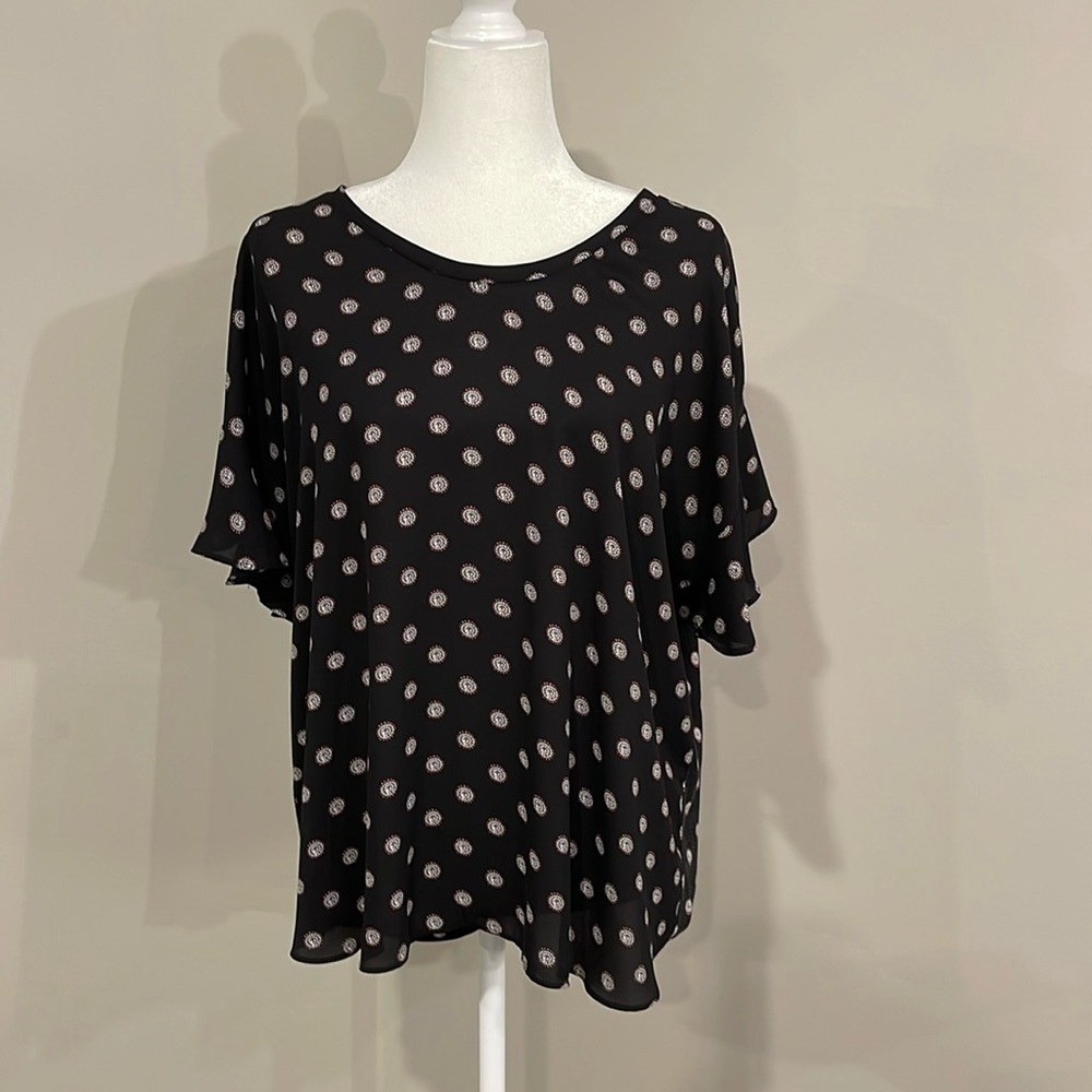LOFT Short sleeve mixed media blouse.